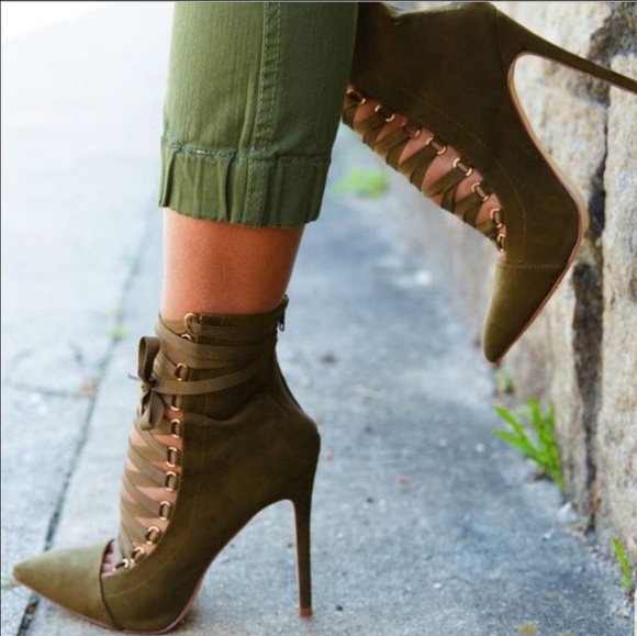 💝ALMOST GONE💝Best Seller -Gladiator Grey Booties - Picture 2 of 6